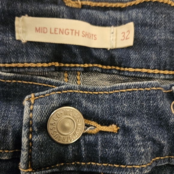 Levis Womens Mid Length Denim Shorts Blue  Size 32 - Picture 4 of 5